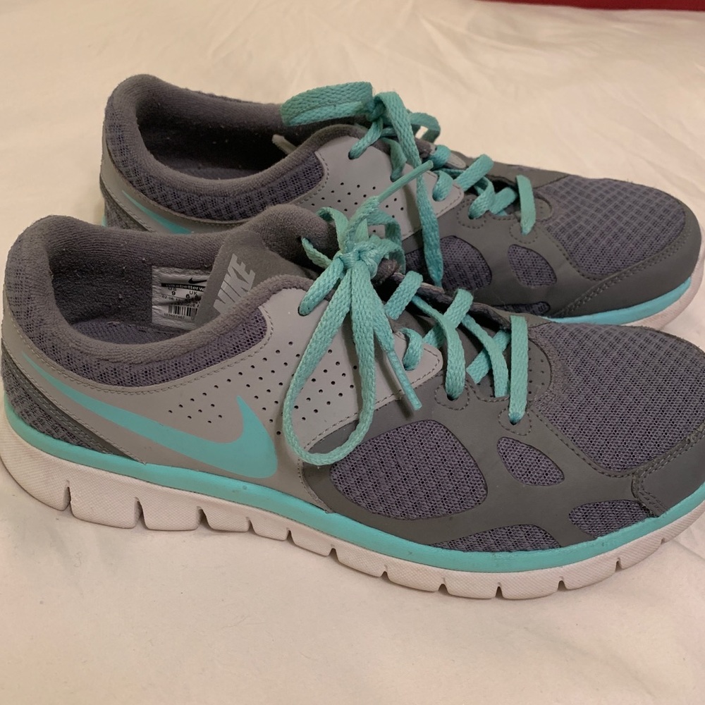 Nike Mint Grey Shoes